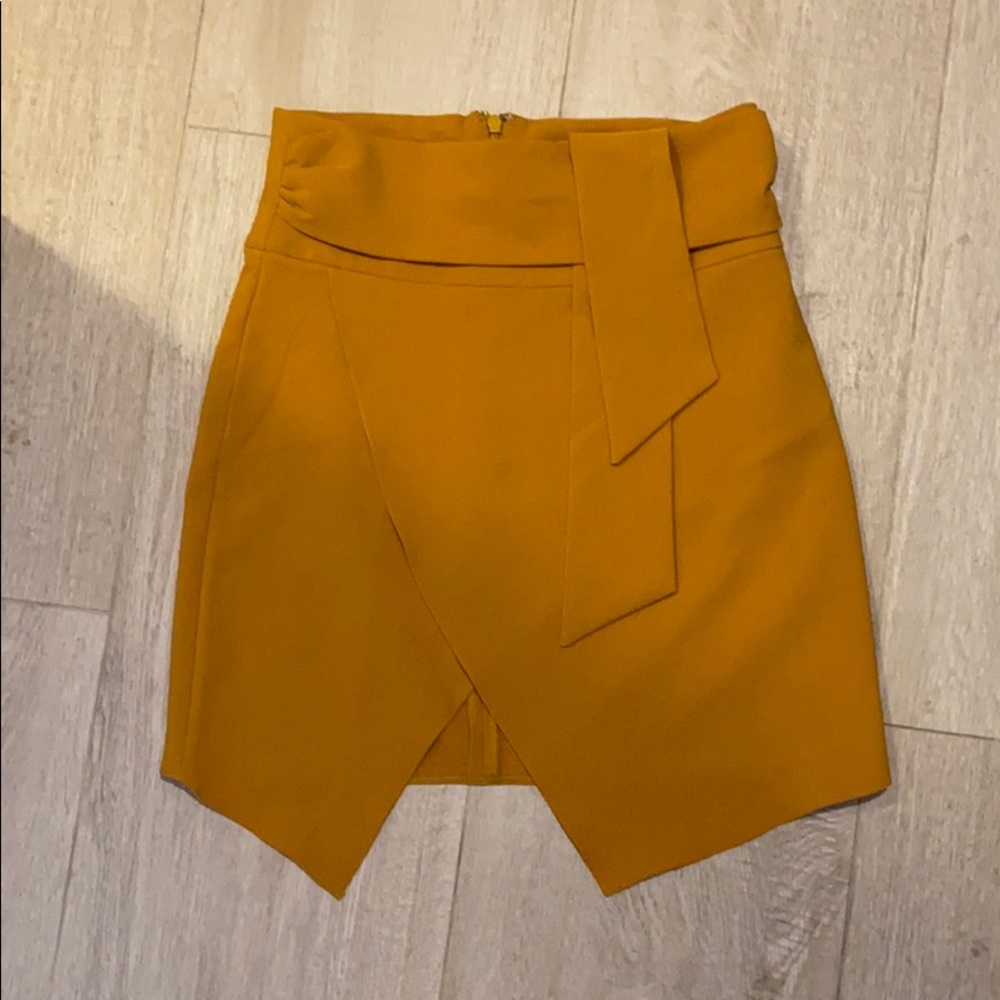 Mustard mini skirt